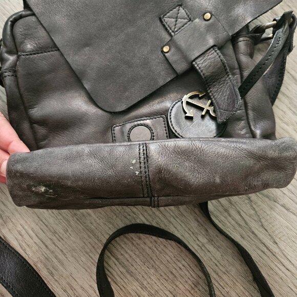 Harbour 2nd Leather Crossbody Messenger Bag – Brown Distressed Style - Picture 9 of 10